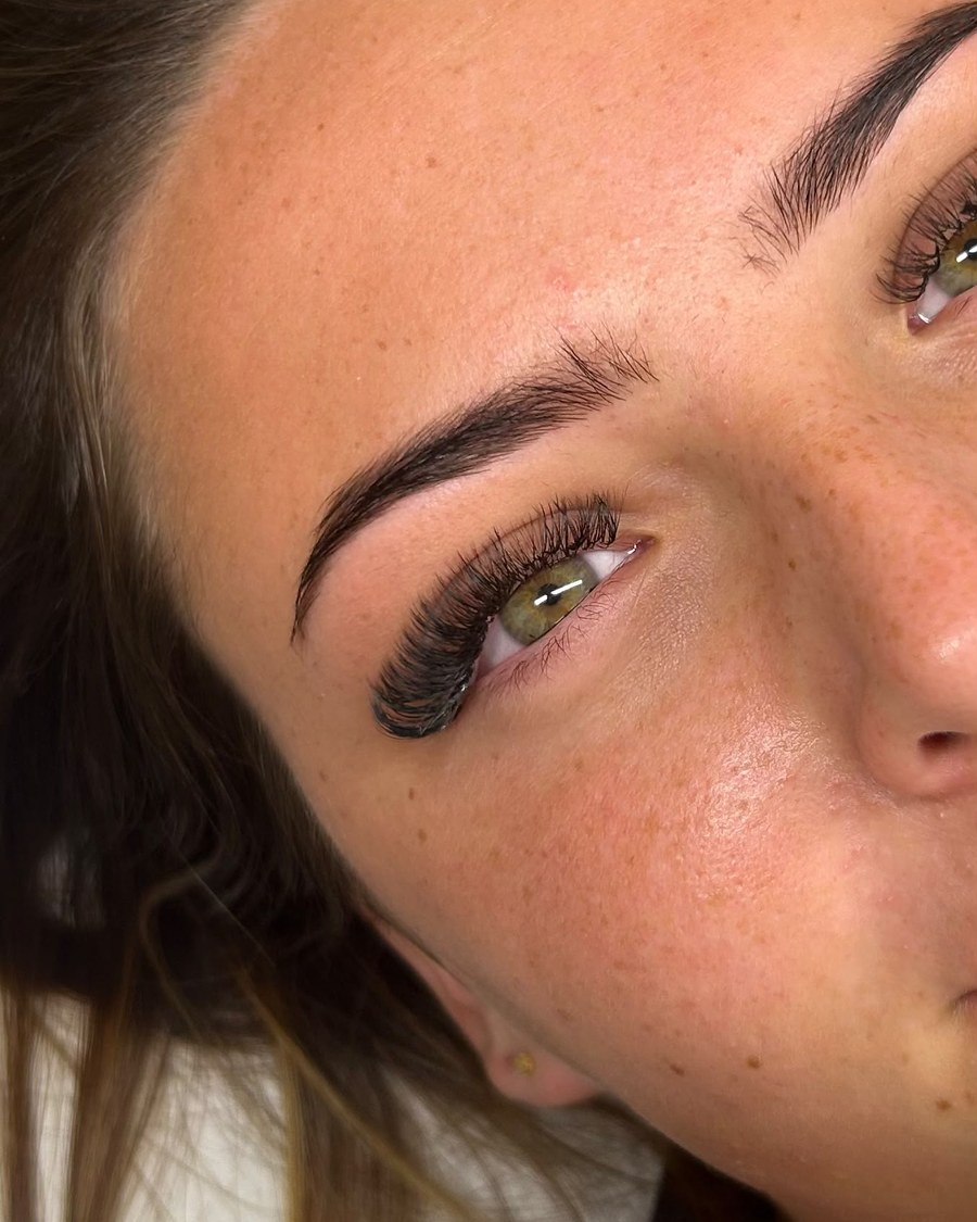 Lash extensions with a defined, shaped brow